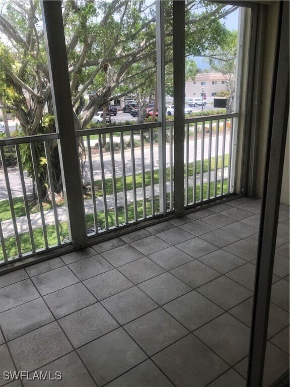 Building Photo - 216 Banyan Blvd