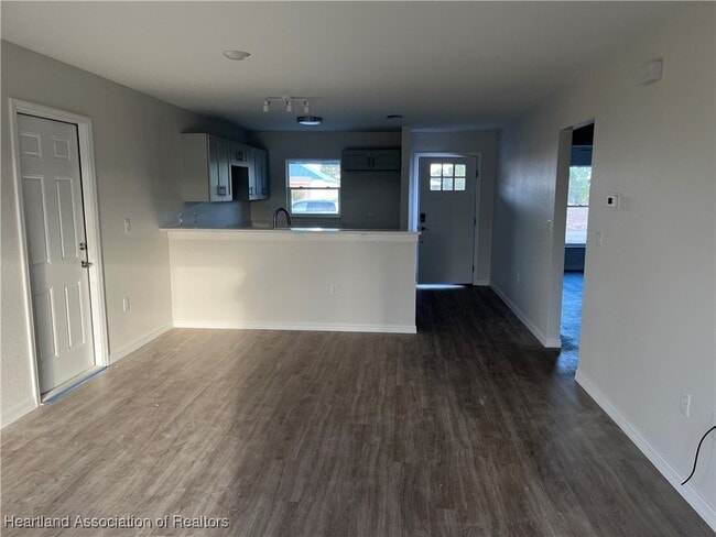 Building Photo - 6816 San Benito Dr