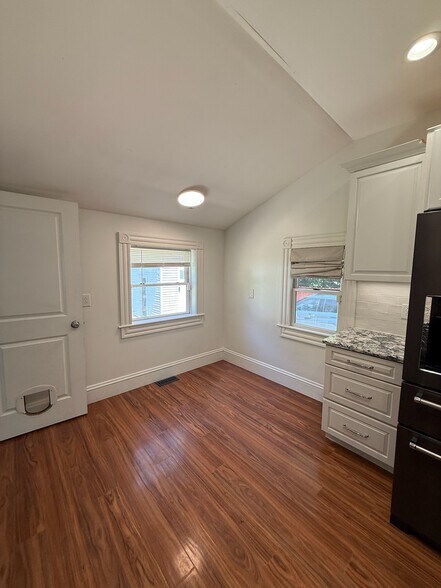 Building Photo - 49 Palmetto Ave