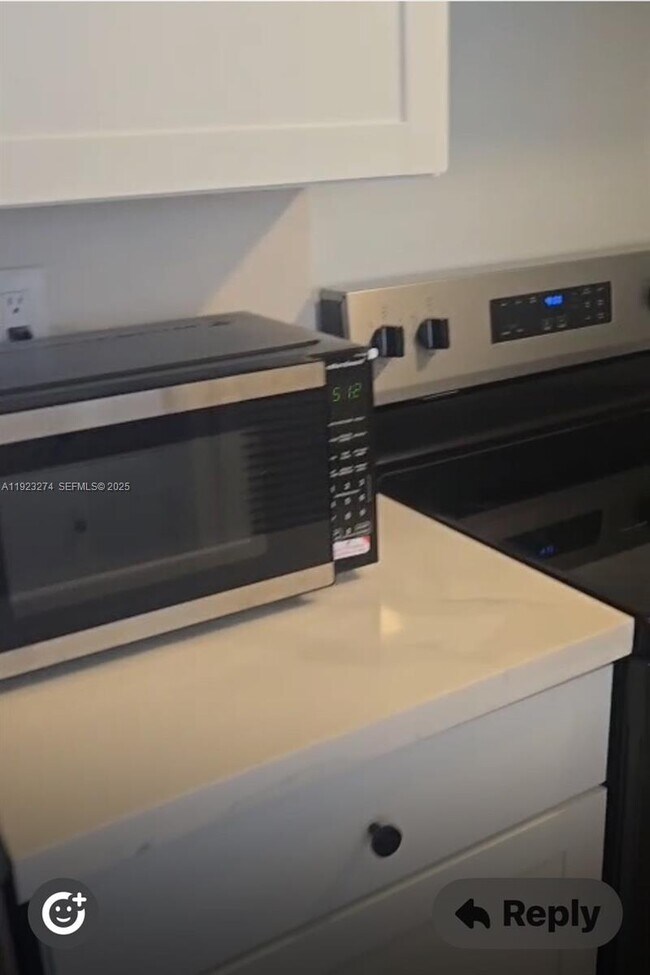 Building Photo - 2501 Riverside Dr