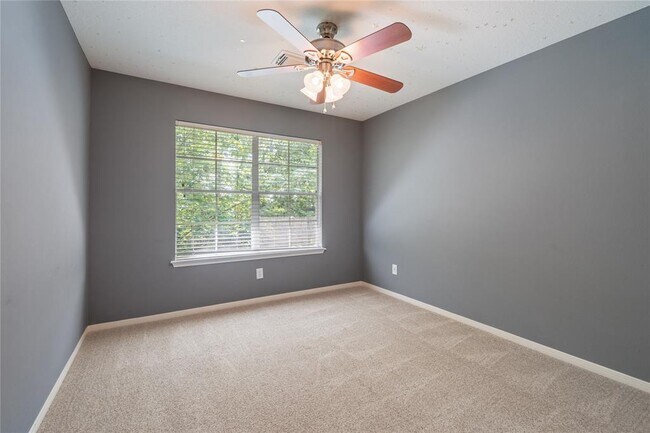 Building Photo - 98 E Greywing Ct
