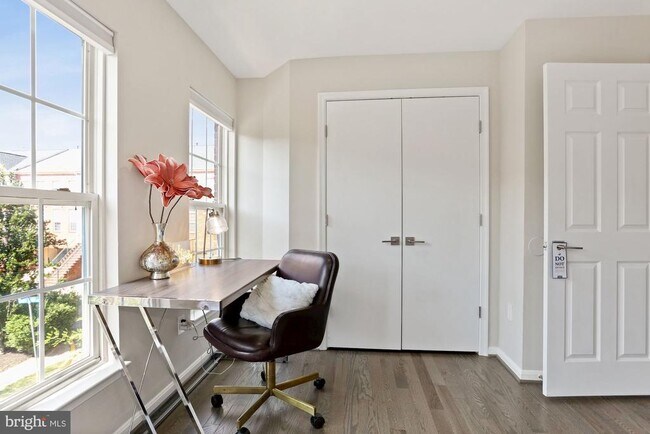 Building Photo - 8078 Sebon Dr