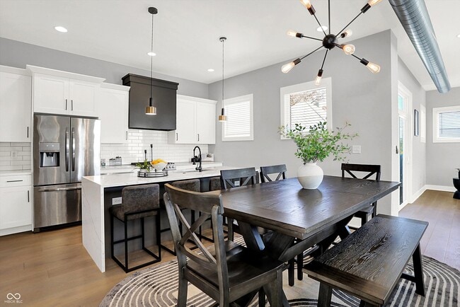 Building Photo - 816 East 21st St