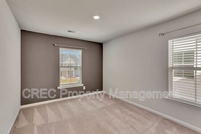 Building Photo - 146 Red Blf St