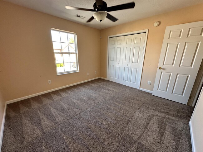 Building Photo - 1627 Maple View Way