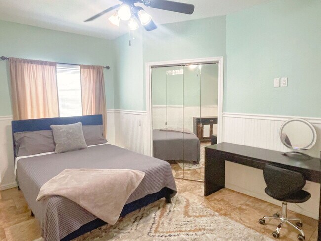 Building Photo - 101 N 7th St