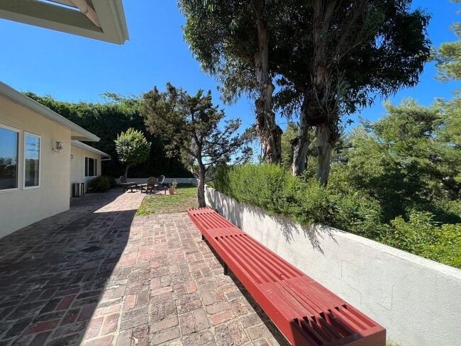 Building Photo - A hidden gem with tree-top view. Tranquil and private. Light and airy