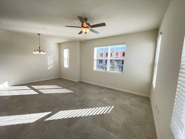Building Photo - Newly Built, Water View, Luxury Executive ...