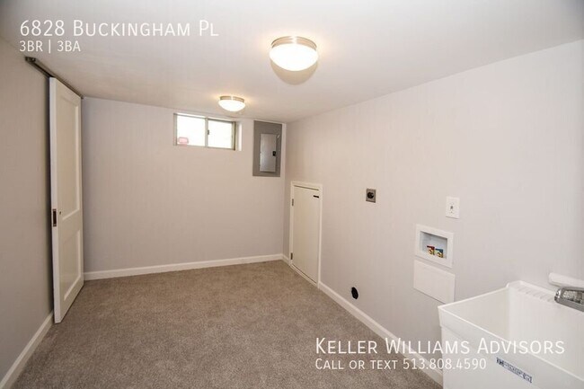 Building Photo - 6828 Buckingham Pl