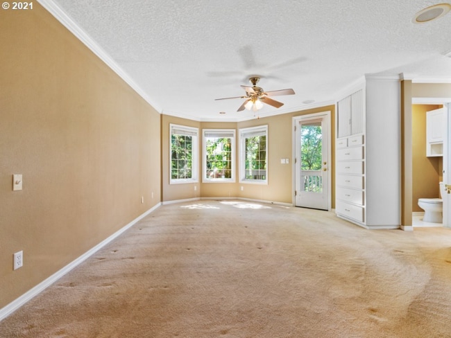 Building Photo - 2080 Wellington Dr