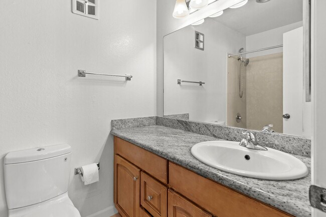 Building Photo - 914 Beach Park Blvd