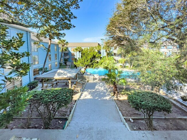 Building Photo - 8100 Seawall Blvd