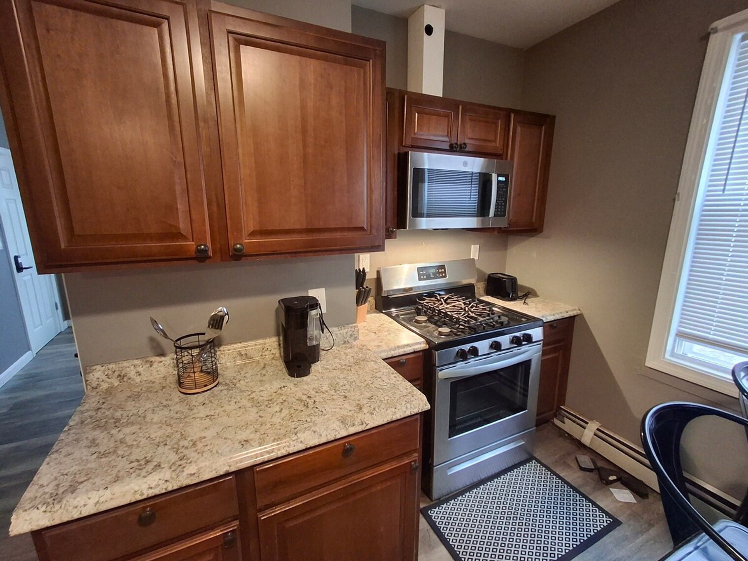 Building Photo - 30 Maynard St