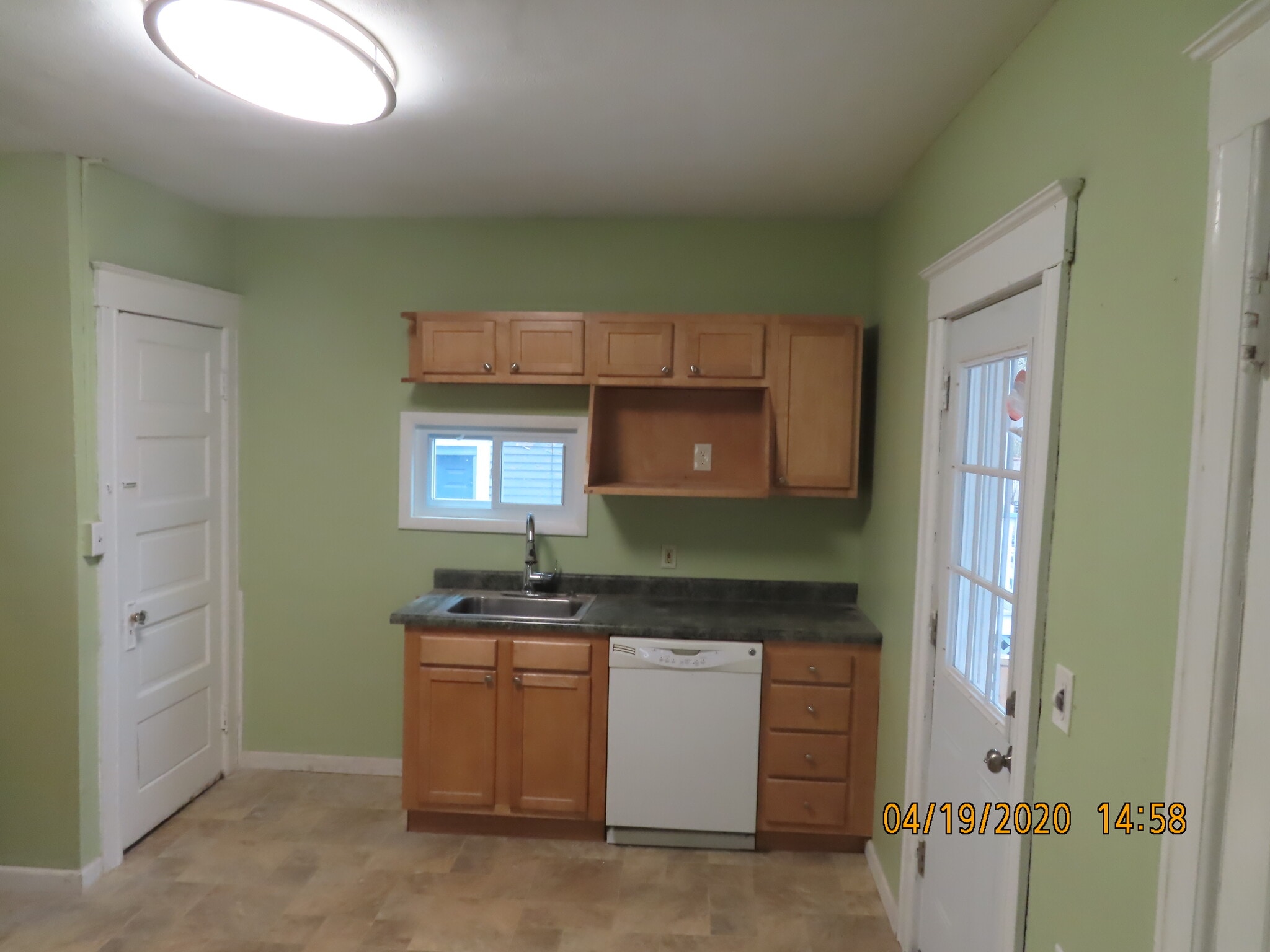 Kitchen/dishwasher - 947 Westcott St