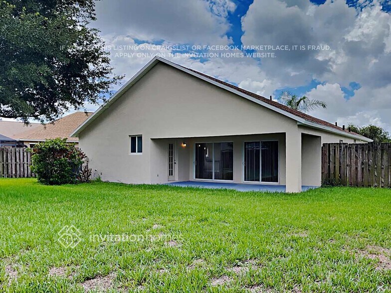 Building Photo - 2653 Vining St