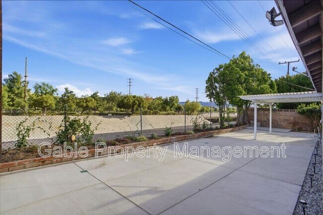 Building Photo - 22080 Alamogordo Rd