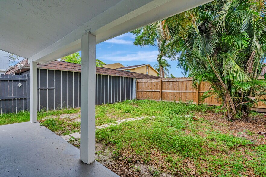 Building Photo - 2066 San Marino Way N