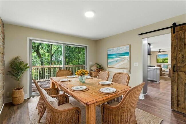 Building Photo - 893 Woodmere Dr NW