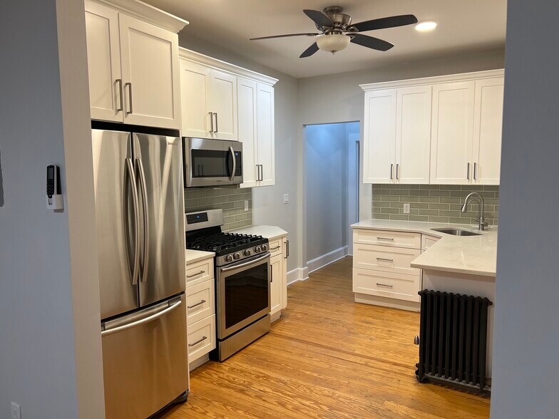 Primary Photo - 40 Nichols St