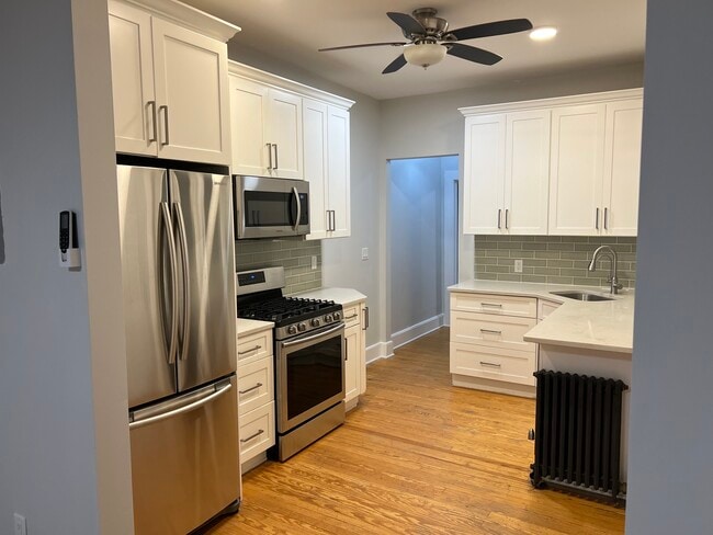 Building Photo - 40 Nichols St