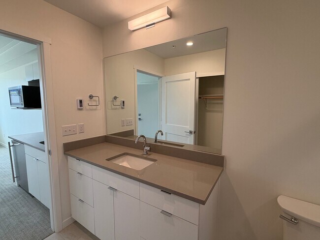 Building Photo - 281 W Meadow Mile