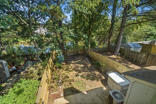 Building Photo - 5260 Settlers Park Dr