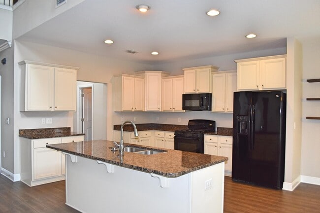 Building Photo - 192 Windchime Way