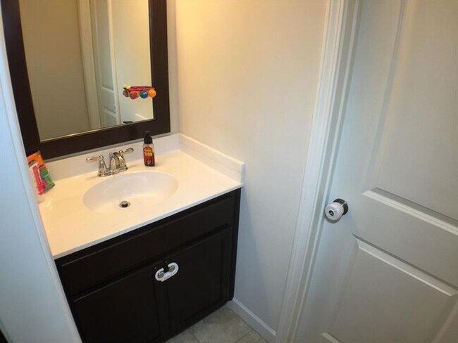 Building Photo - 2104 McFarlin Ln