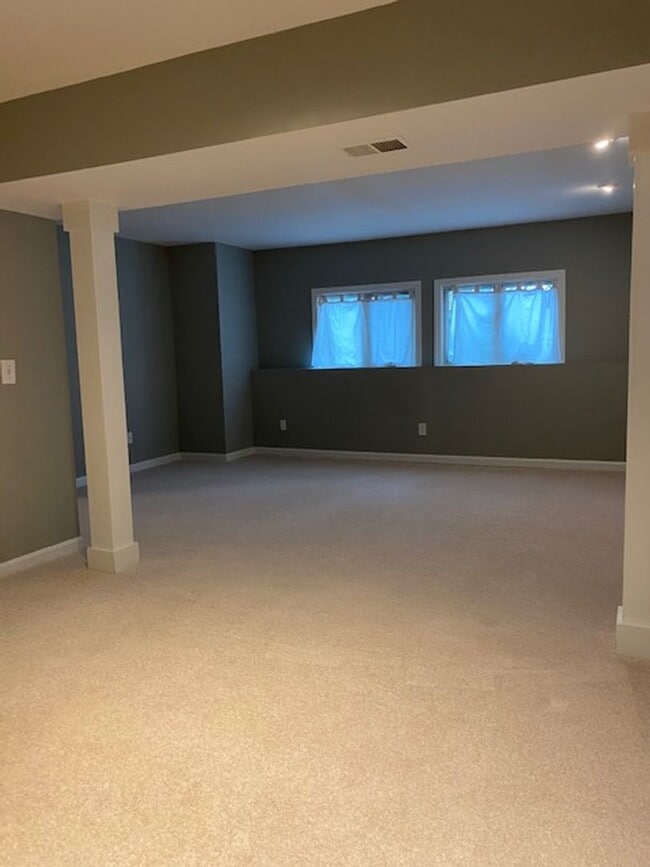 Building Photo - Single Family Home in Reston
