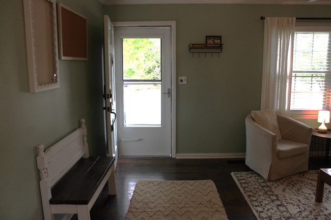 Building Photo - 334 Thalia Dr