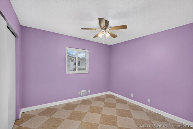 Building Photo - 241 NW 49th St