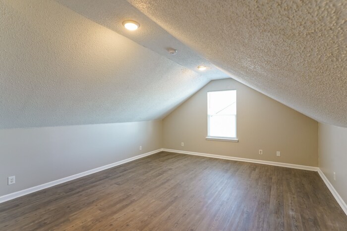 Building Photo - 4041 New Grange Cir