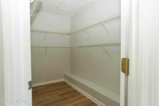 Building Photo - 348 W Tropical Trce