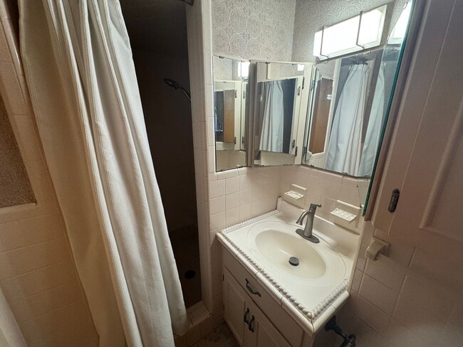 Building Photo - 550 E N 19th St