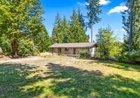 Building Photo - Home on Acreage with Mountain views