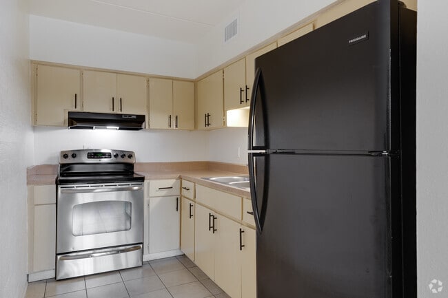 1BR, 1BA - 550SF - Kitchen - Windsong