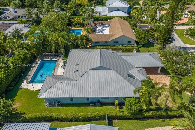 Building Photo - 14601 Pompano Dr