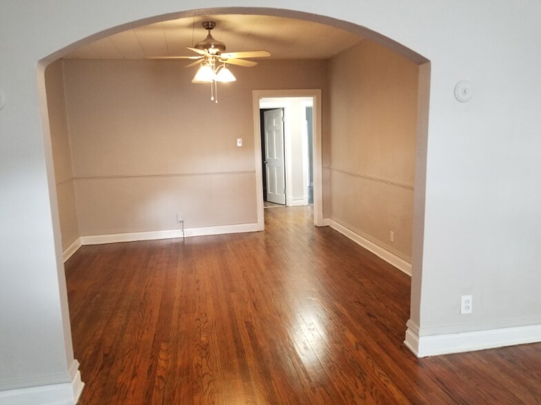 Building Photo - 6915 Alabama Ave