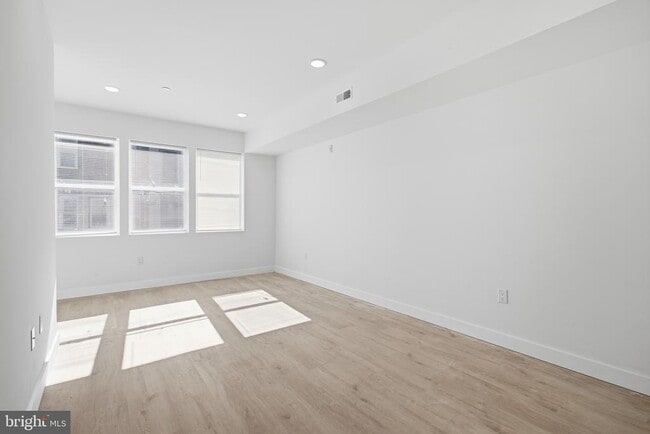 Building Photo - 2346 N 16th St