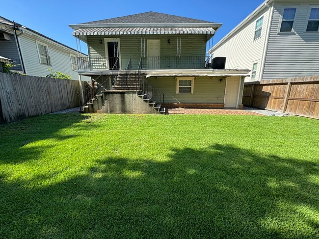 Building Photo - 913 Navarre Ave