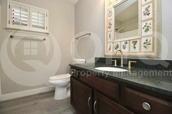 Building Photo - 15845 N 51st St