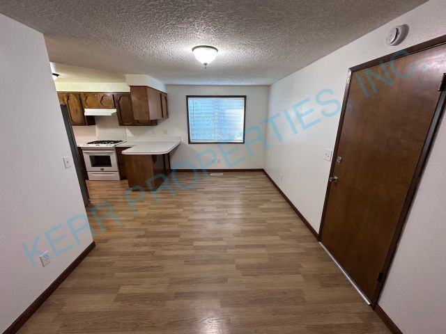Building Photo - 18660 Roundtree Dr