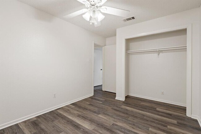 Building Photo - 8421 Fathom Cir