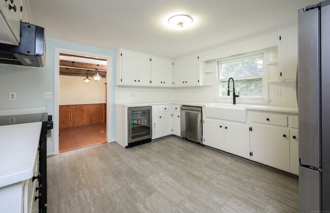Building Photo - 52B Fuller Mountain Rd
