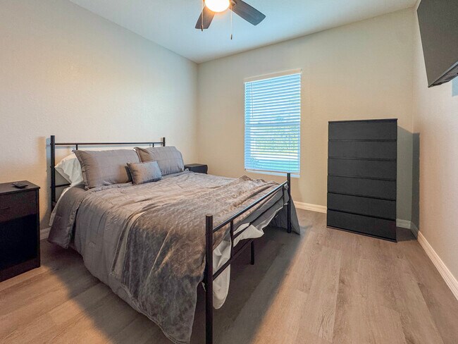 Building Photo - 6819 San Bruno Dr