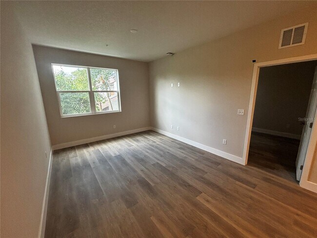 Building Photo - 4424 S Texas Ave