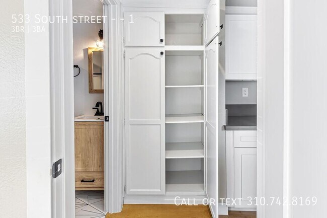 Building Photo - 533 South St