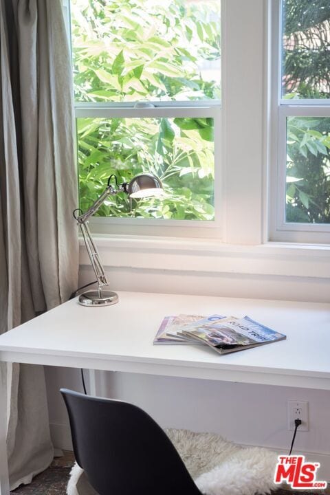 Building Photo - 1933 Kent St