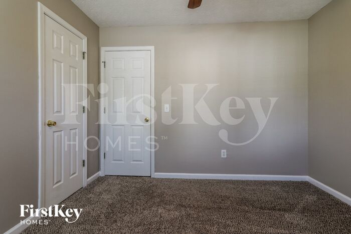 Building Photo - 5370 Princeton Oaks Dr