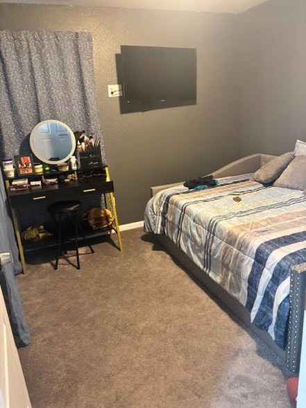 Building Photo - 116 Truxton Ave